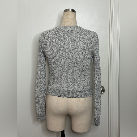 H&M Ladies Popover Sweater - Picture 2 of 4